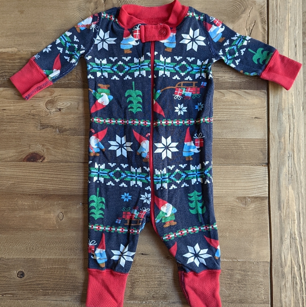 Hanna Andersson Gnome Baby Zip Sleeper, size 0-3 months